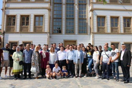 Makedonyalı gençler, Eyüpsultan, Eyüpsultan Belediye Başkanı Deniz Köken, Makedonya Milletvekili Recep Memeti Makedonyalı gençler, Eyüpsultan, Eyüpsultan Belediye Başkanı Deniz Köken, Makedonya Milletvekili Recep Memeti