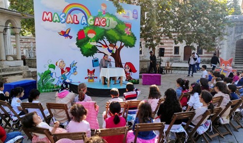 Masal Ağacı Çocukların Hayallerini Renklendiriyor Masal Ağacı Çocukların Hayallerini Renklendiriyor