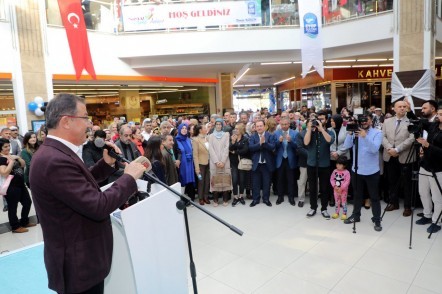 Eyüpsultan Belediyesi Sosyal Destek Hizmetleri Müdürlüğü, Sosyal Market, Eyüpsultan Belediye Başkanı Deniz Köken