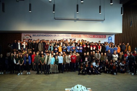 Eyüpsultan Belediyesi, Eyüpsultan Belediye Başkanı Deniz Köken, Okullara Spor Malzeme Desteği Teslim Töreni Eyüpsultan Belediyesi, Eyüpsultan Belediye Başkanı Deniz Köken, Okullara Spor Malzeme Desteği Teslim Töreni
