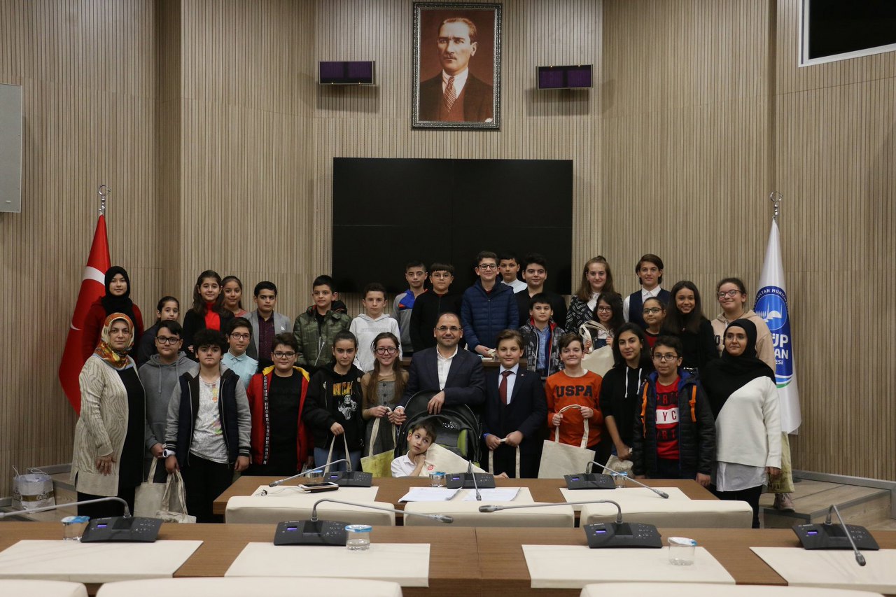 Çocuk Meclisi, Eyüpsultan Belediyesi Meclis Salonu, Mavi Kapak Kampanyas, Hayırda Buluşalım Çocuk Meclisi, Eyüpsultan Belediyesi Meclis Salonu, Mavi Kapak Kampanyas, Hayırda Buluşalım