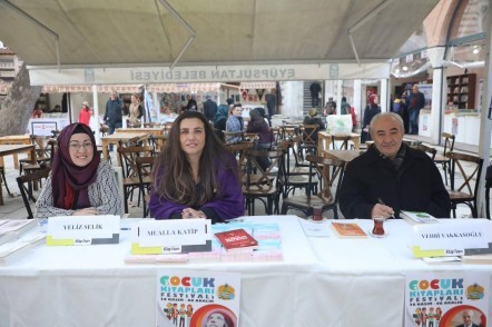 Eyüpsultan Belediyesi, Çocuk Kitapları Festivali, Eyüpsultan Belediye Başkanı Deniz Köken Eyüpsultan Belediyesi, Çocuk Kitapları Festivali, Eyüpsultan Belediye Başkanı Deniz Köken