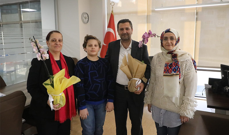 Çocuk Meclisi'nden 10 Ocak Çalışan Gazeteciler Günü Kutlama Ziyareti Çocuk Meclisi'nden 10 Ocak Çalışan Gazeteciler Günü Kutlama Ziyareti