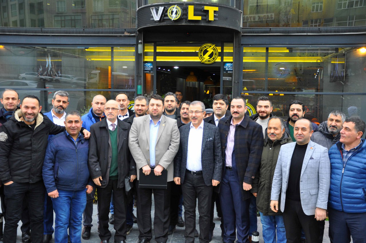 Eyüpsultan Belediye Başkanı Deniz Köken, esnaf, Cengiz Topel Eyüpsultan Belediye Başkanı Deniz Köken, esnaf, Cengiz Topel