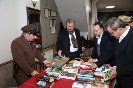 Eyüpsultan Belediye Başkanı Deniz Köken', Her Kahvehaneye Kitaplık Eyüpsultan Belediye Başkanı Deniz Köken', Her Kahvehaneye Kitaplık