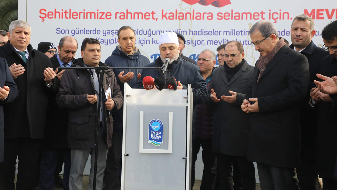 Eyüpsultan'da Şehitlerimize Mevlid-i Şerif Okutuldu Eyüpsultan'da Şehitlerimize Mevlid-i Şerif Okutuldu