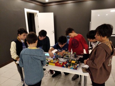 Eyüpsultan Belediyesi, Göktürk Gençlik ve Kültür Sanat Merkezi, Robotik Kodlama Dersleri Eyüpsultan Belediyesi, Göktürk Gençlik ve Kültür Sanat Merkezi, Robotik Kodlama Dersleri