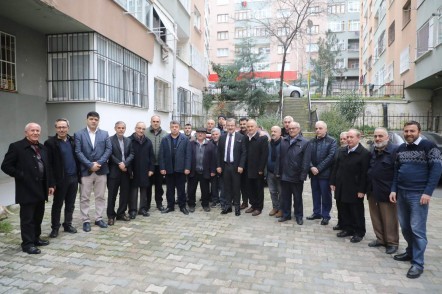 Eyüpsultan Belediye Başkanı Deniz Köken, Akşemsettin Mahallesi, Ülker Sitesi Eyüpsultan Belediye Başkanı Deniz Köken, Akşemsettin Mahallesi, Ülker Sitesi
