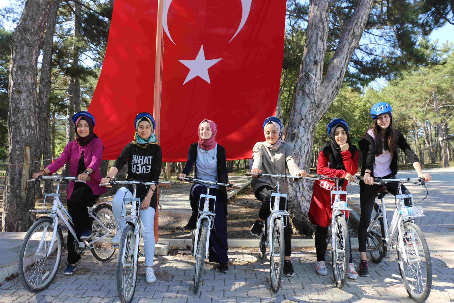 Eyüpsultan Belediyesi, Dil Kampı Düzenliyor Eyüpsultan Belediyesi, Dil Kampı Düzenliyor