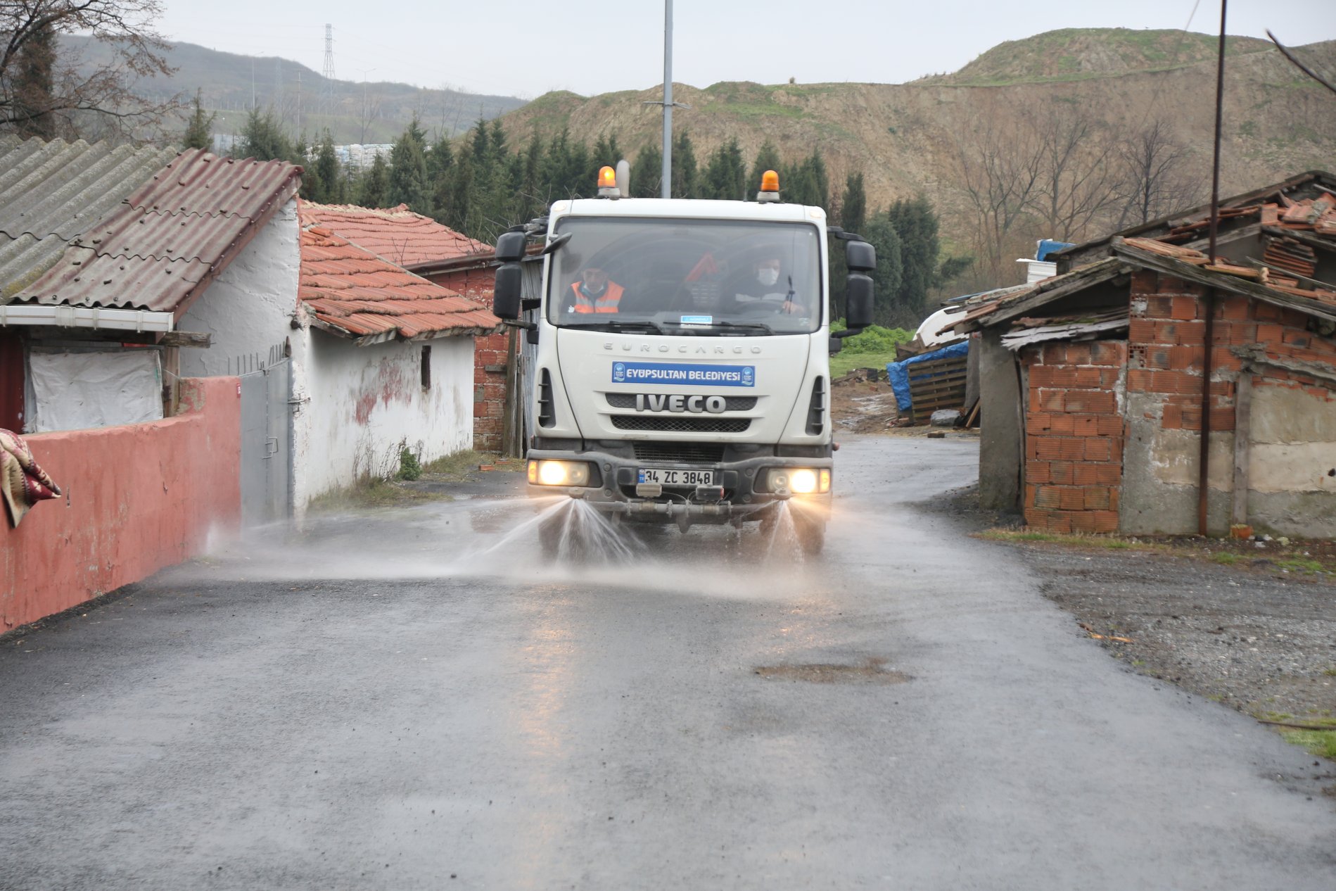 Kırsal Mahallelerde Dezenfeksiyon Çalışması Yapıldı Kırsal Mahallelerde Dezenfeksiyon Çalışması Yapıldı