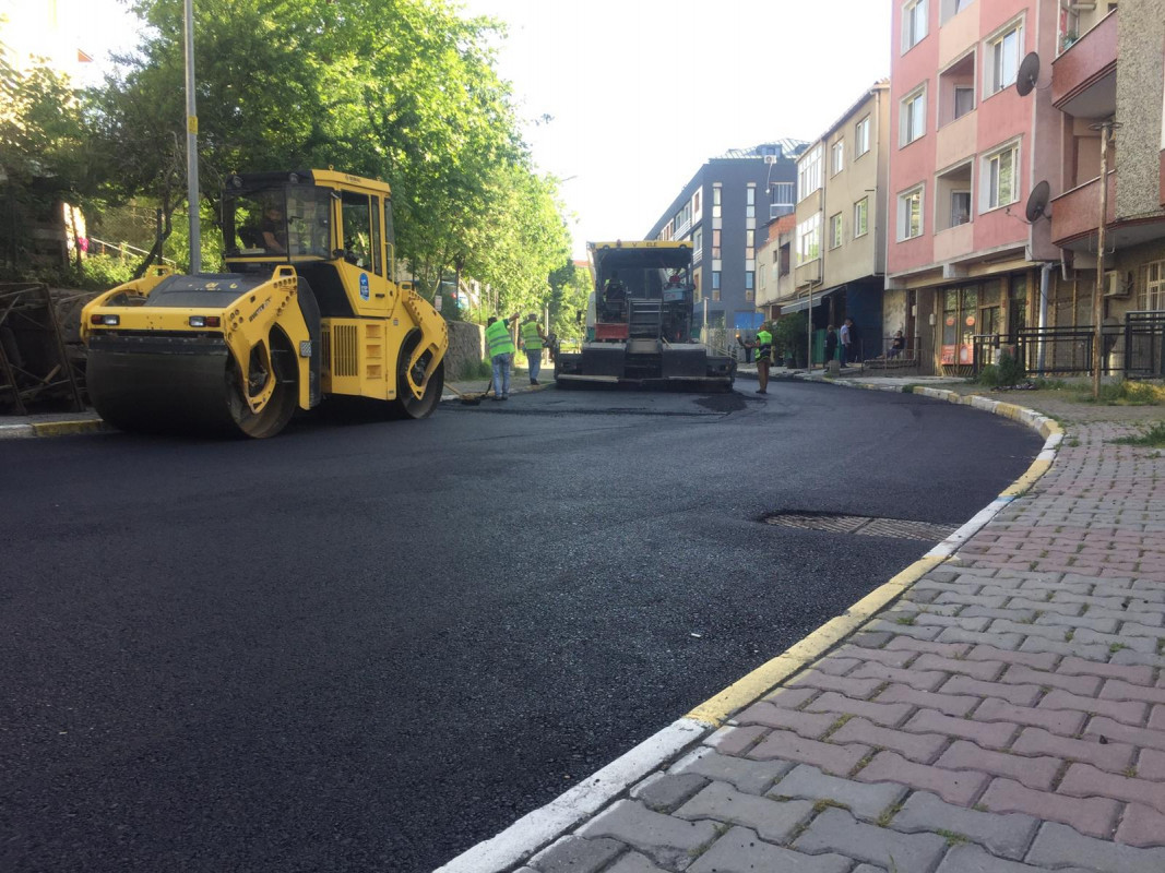 Koronavirüs Salgını Sürecinde 6 bin 459 Ton Asfalt Döküldü Koronavirüs Salgını Sürecinde 6 bin 459 Ton Asfalt Döküldü