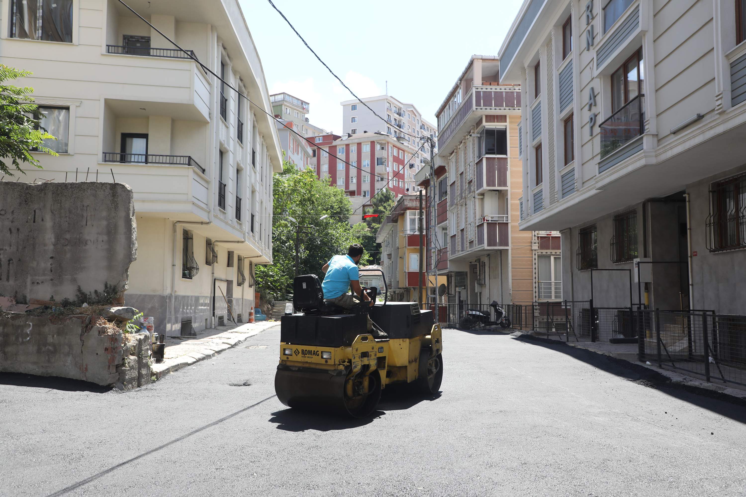 Eyüpsultan Belediyesi'nin Asfaltlama Çalışmaları Sürüyor Eyüpsultan Belediyesi'nin Asfaltlama Çalışmaları Sürüyor