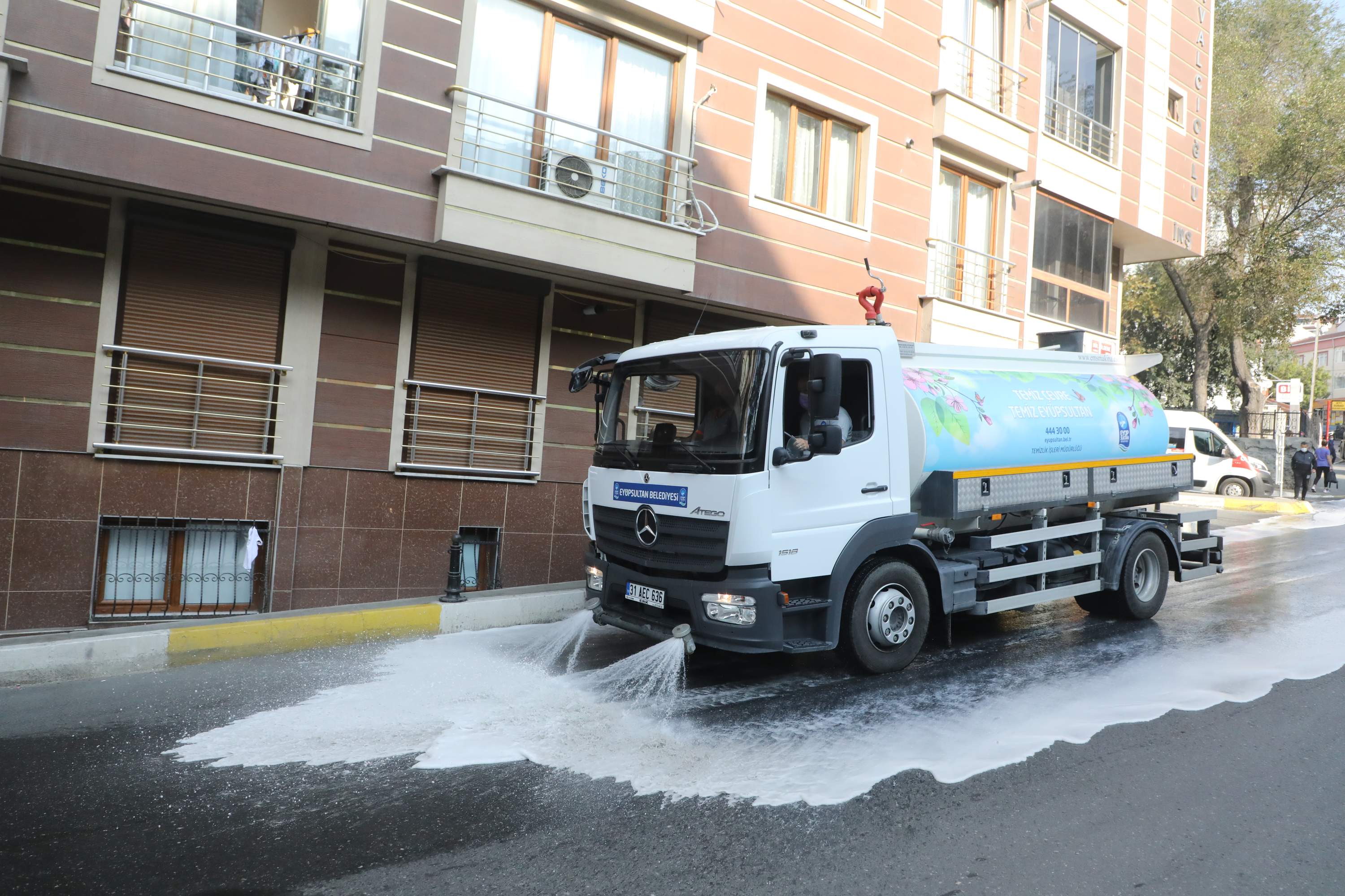 Eyüp Merkez Mahallesi temizlenip dezenfekte edildi