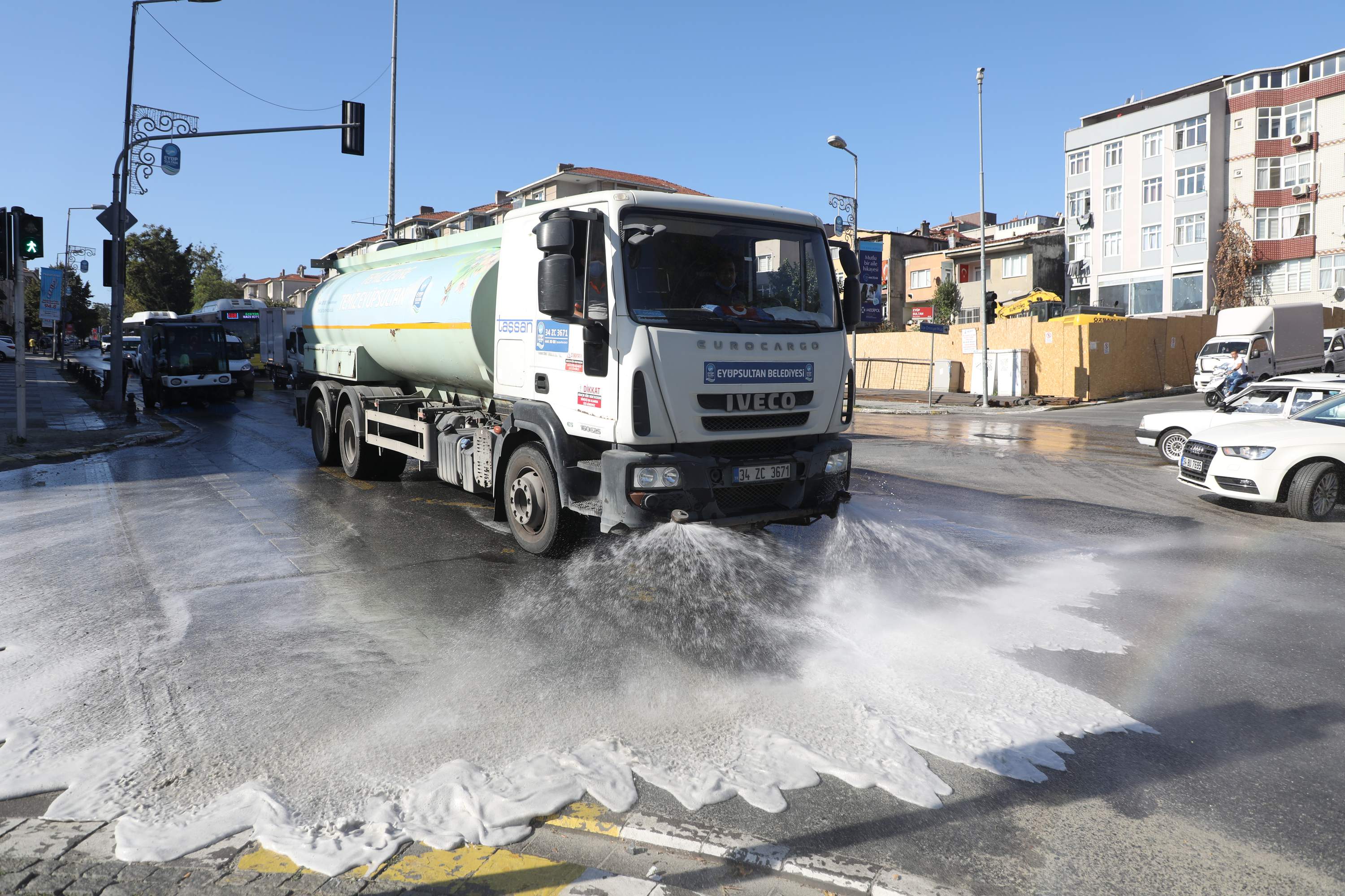 Düğmeciler'de Temizlik ve Dezenfeksiyon Çalışması Düğmeciler'de Temizlik ve Dezenfeksiyon Çalışması