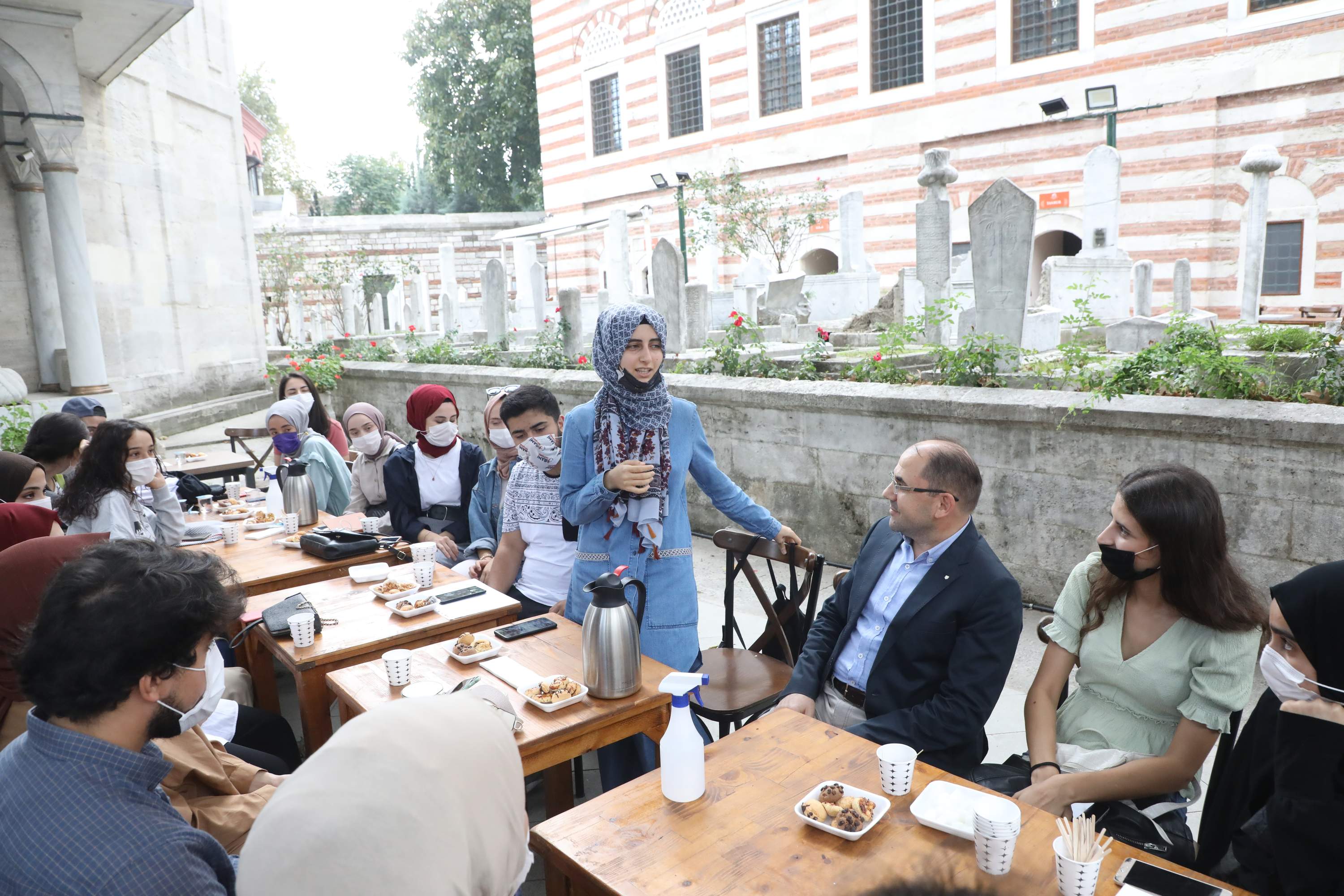 Eyüpsultanlı Gençler, Zal Mahmut Paşa Külliyesi'nde Buluştu Eyüpsultanlı Gençler, Zal Mahmut Paşa Külliyesi'nde Buluştu