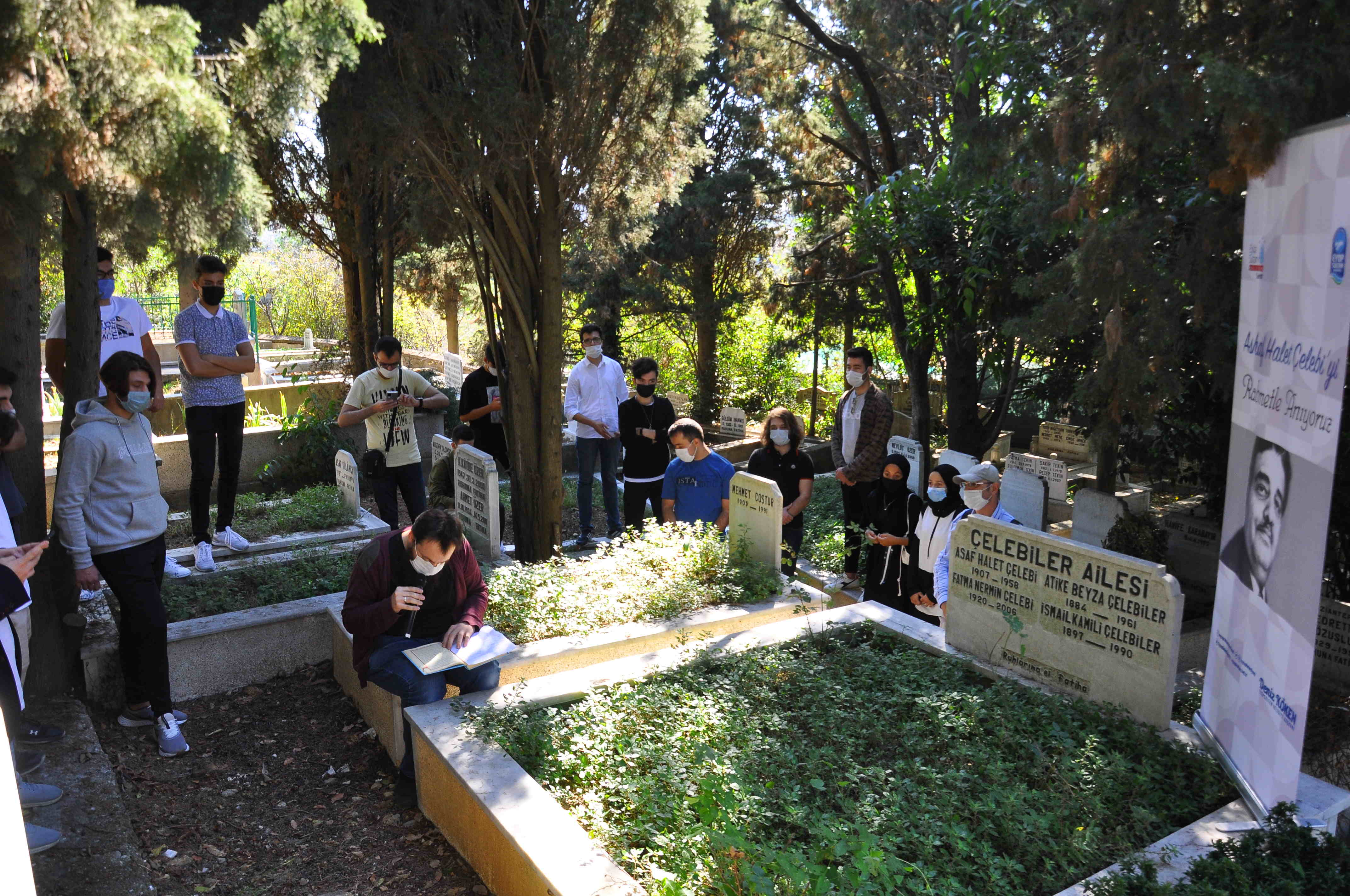 Şair Ashaf Halet Çelebi ve Kemalettin Tuğcu'yu Andık Şair Ashaf Halet Çelebi ve Kemalettin Tuğcu'yu Andık