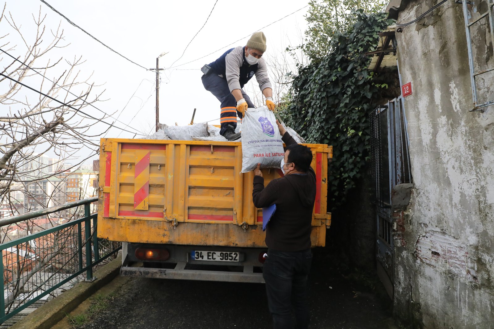 Bin 200 aileye kömür desteği