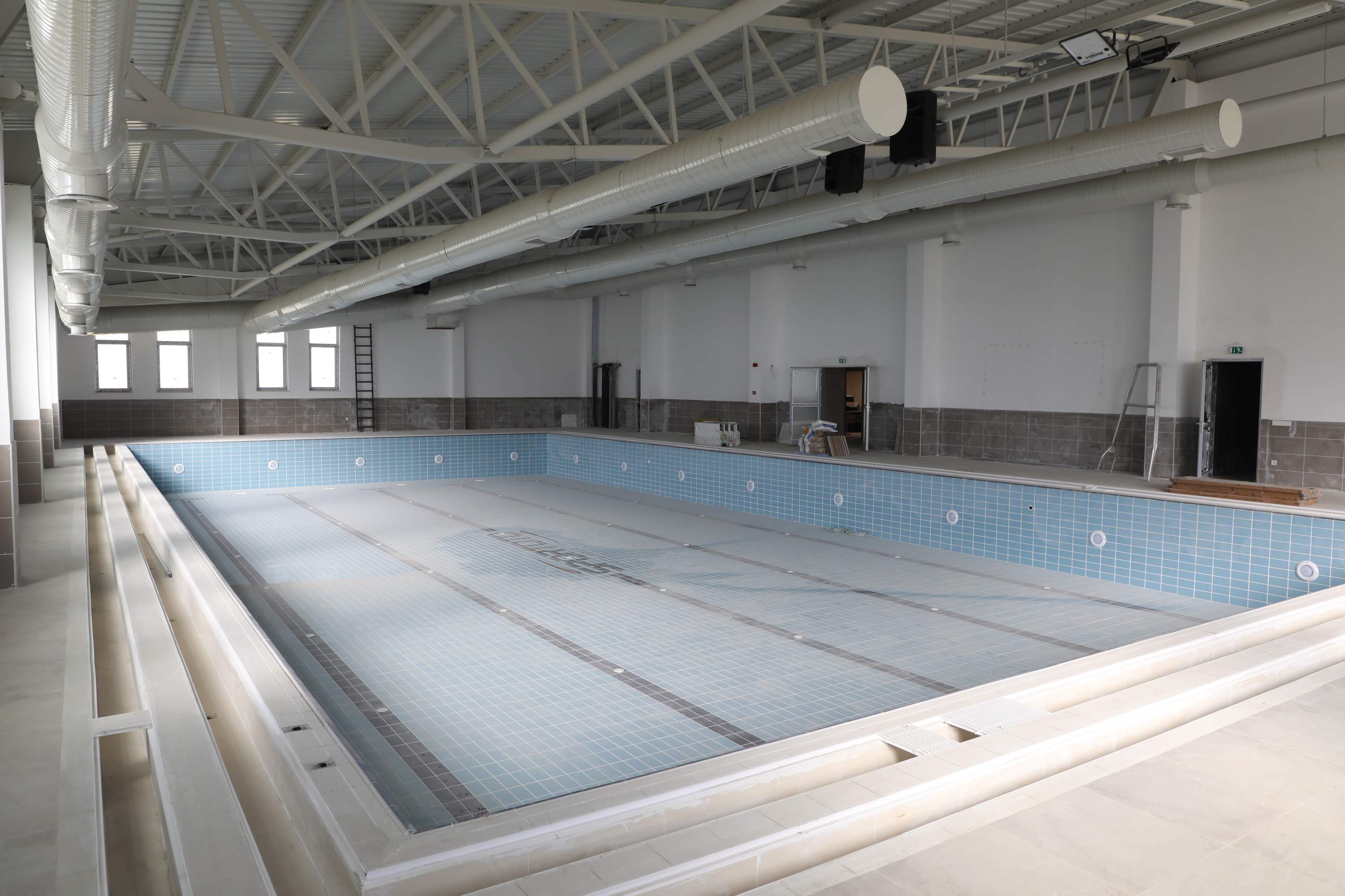 Akşemsettin Yüzme Havuzu inşaatında sona yaklaşıldı