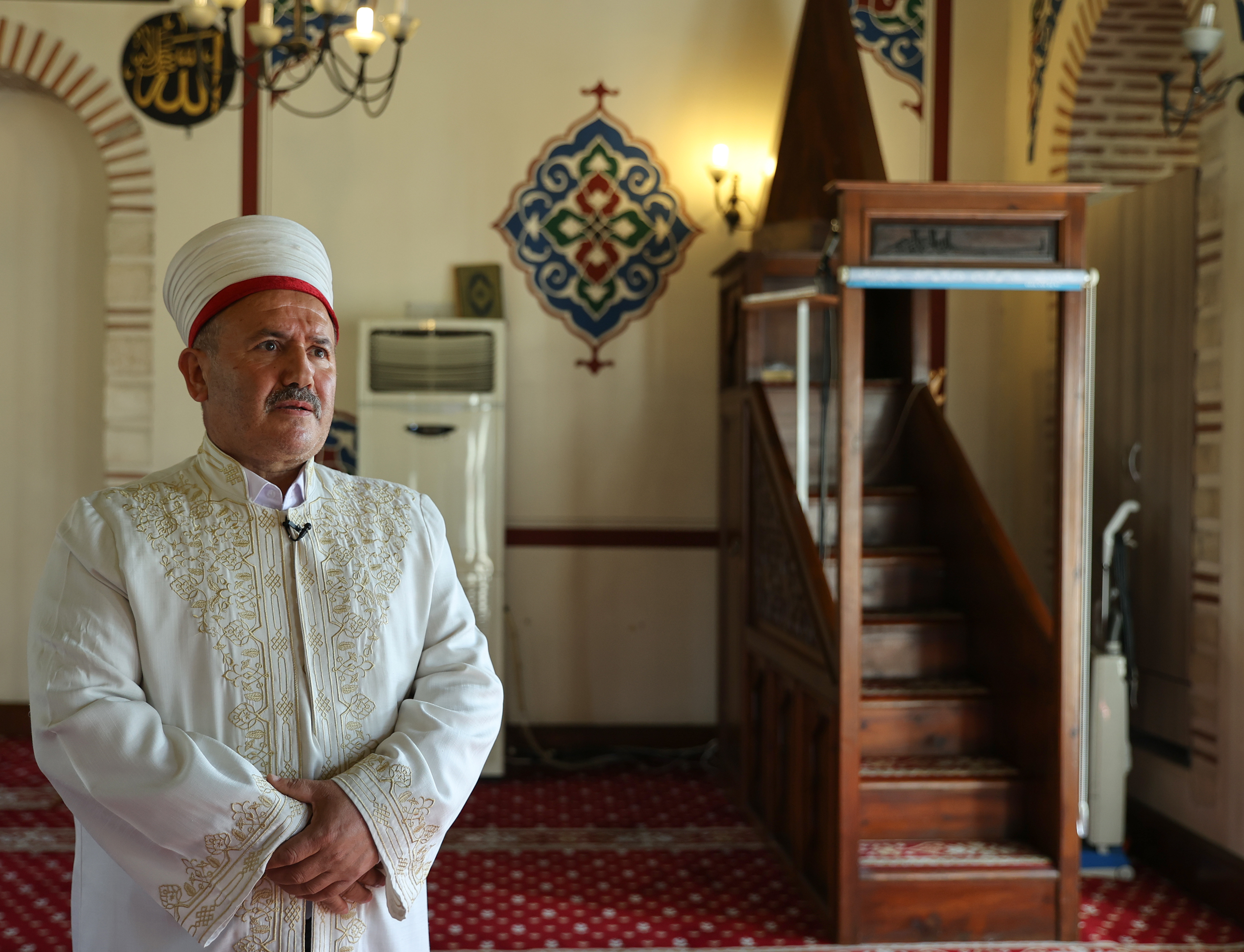 Evsizlere kapılarını açan cami Evsizlere kapılarını açan cami
