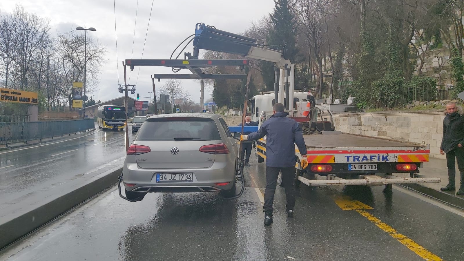 Zabıta ekiplerinin trafik mesaisi