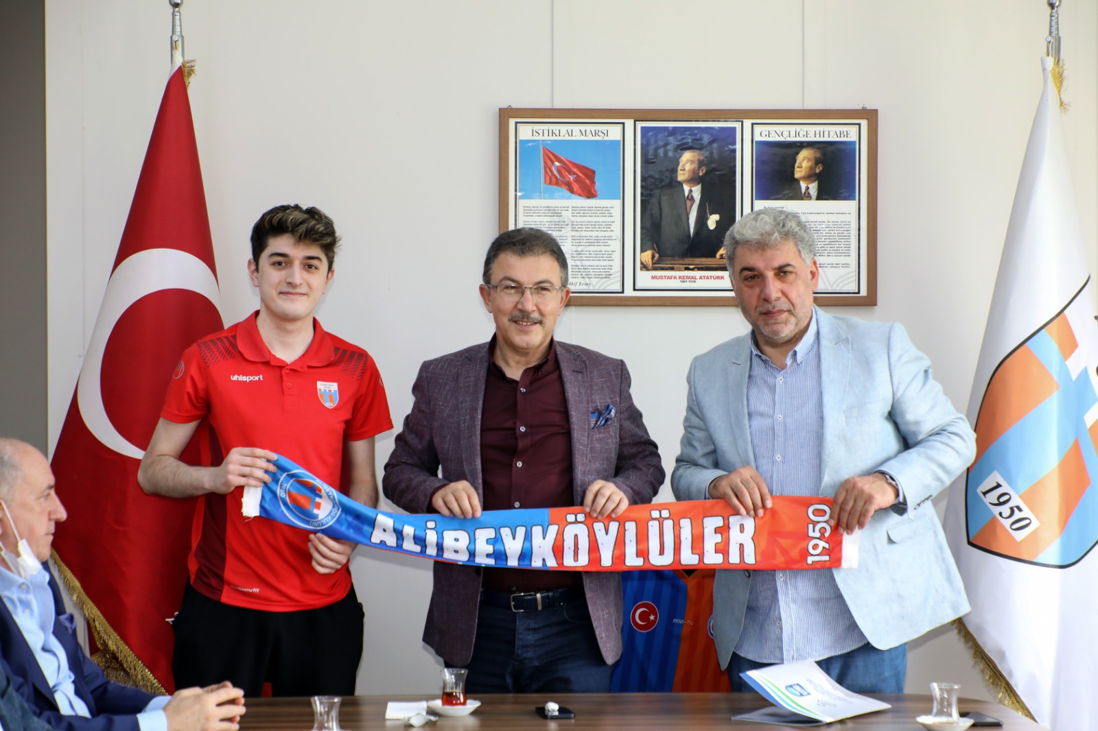 Başkan Deniz Köken Alibeyköy Spor Kulübü'nü ziyaret etti Başkan Deniz Köken Alibeyköy Spor Kulübü'nü ziyaret etti