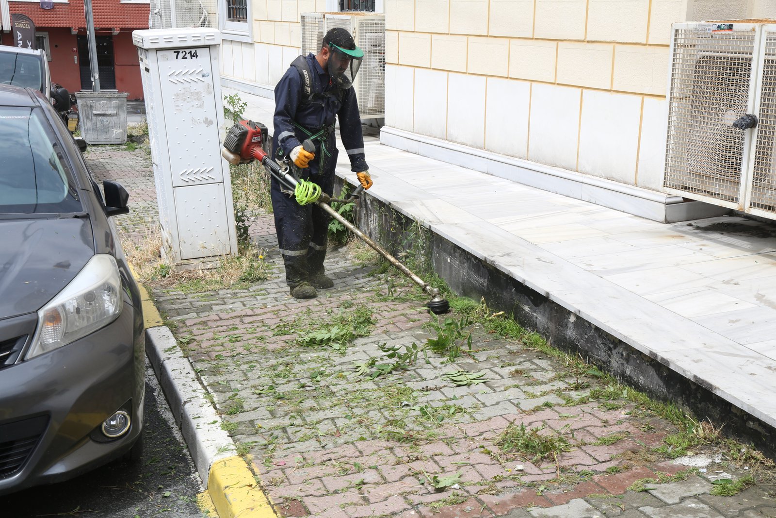 "Bahar Temizliği ve Fiziki Tarama" Emniyettepe ve Güzeltepe'de devam ediyor