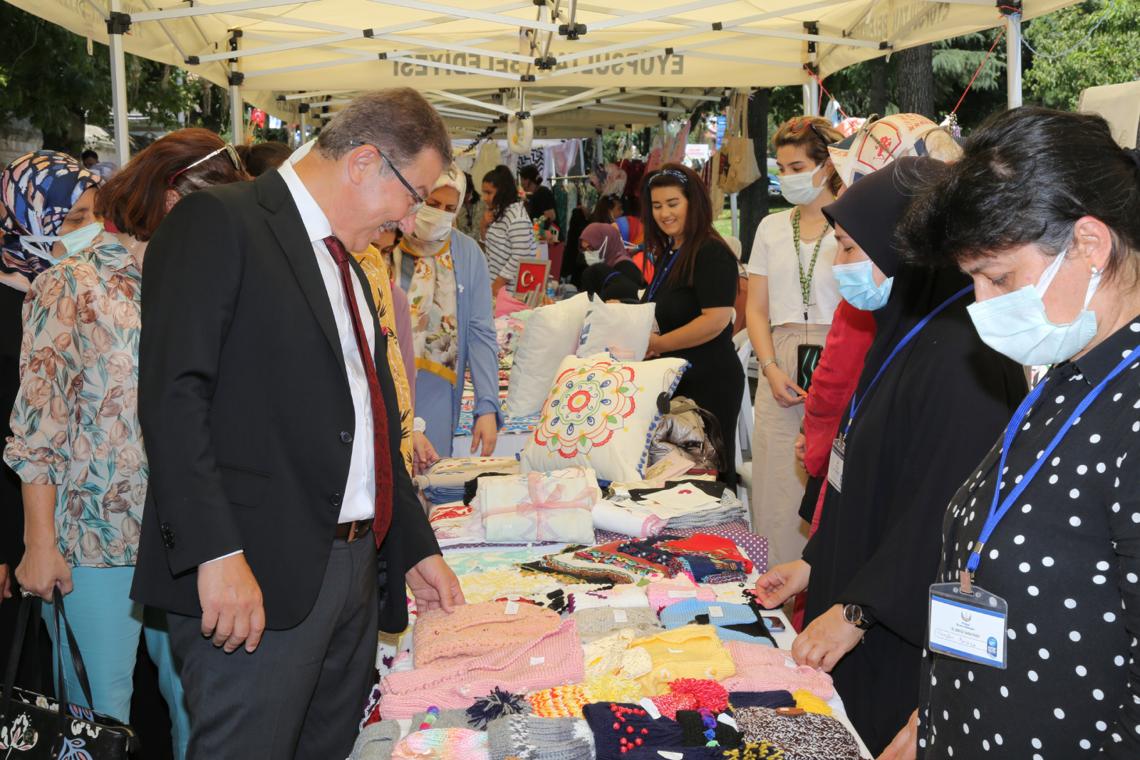El Emeği Ürünleri Festivali'nin 3'üncüsü başladı El Emeği Ürünleri Festivali'nin 3'üncüsü başladı