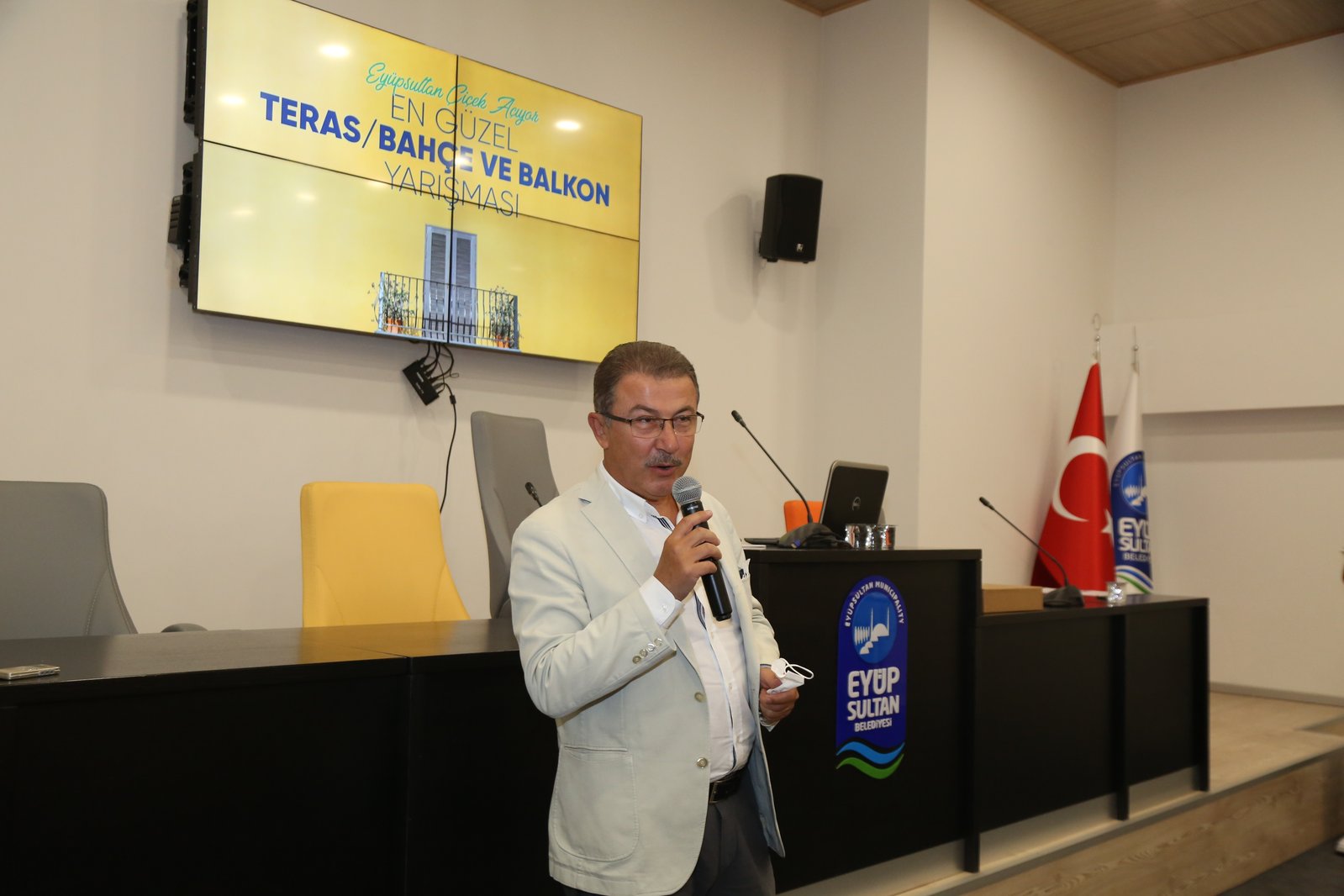 Eyüpsultan'ın "en güzelleri" ödüllerini aldı Eyüpsultan'ın "en güzelleri" ödüllerini aldı