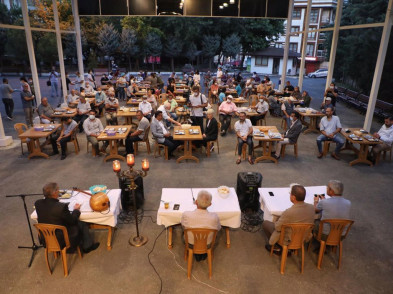 Canlarla iftar sofrasında buluştuk Canlarla iftar sofrasında buluştuk