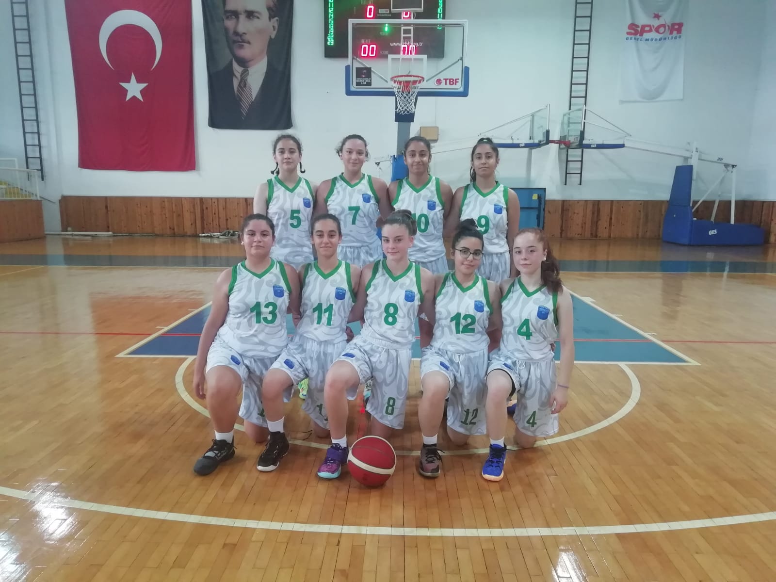 Eyüpsultan Belediyesi Spor Kulübü, basketbolda U16 kız takımı ilk resmi maçına çıktı. Eyüpsultan Belediyesi Spor Kulübü, basketbolda U16 kız takımı ilk resmi maçına çıktı.