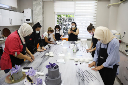 Eyüpsultan Sanat ve Meslek Eğitim (ESMEK) Kurslarına kayıtlar başladı Eyüpsultan Sanat ve Meslek Eğitim (ESMEK) Kurslarına kayıtlar başladı