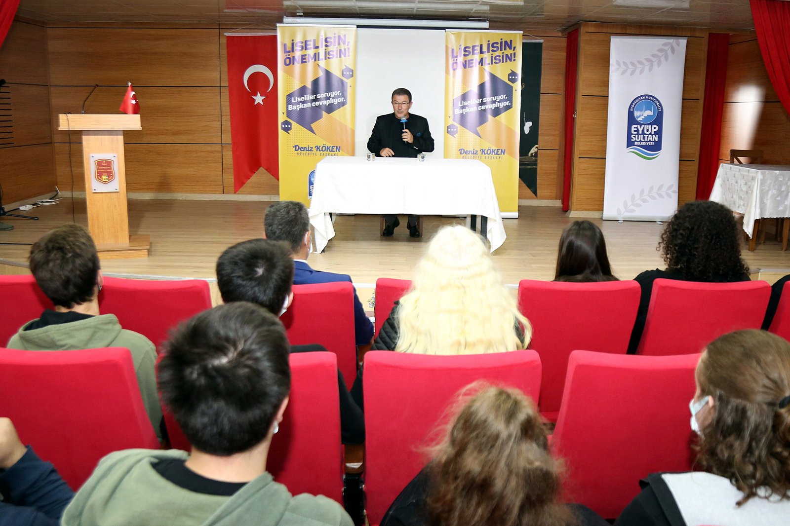 Başkan Deniz Köken liselilerle buluştu Başkan Deniz Köken liselilerle buluştu