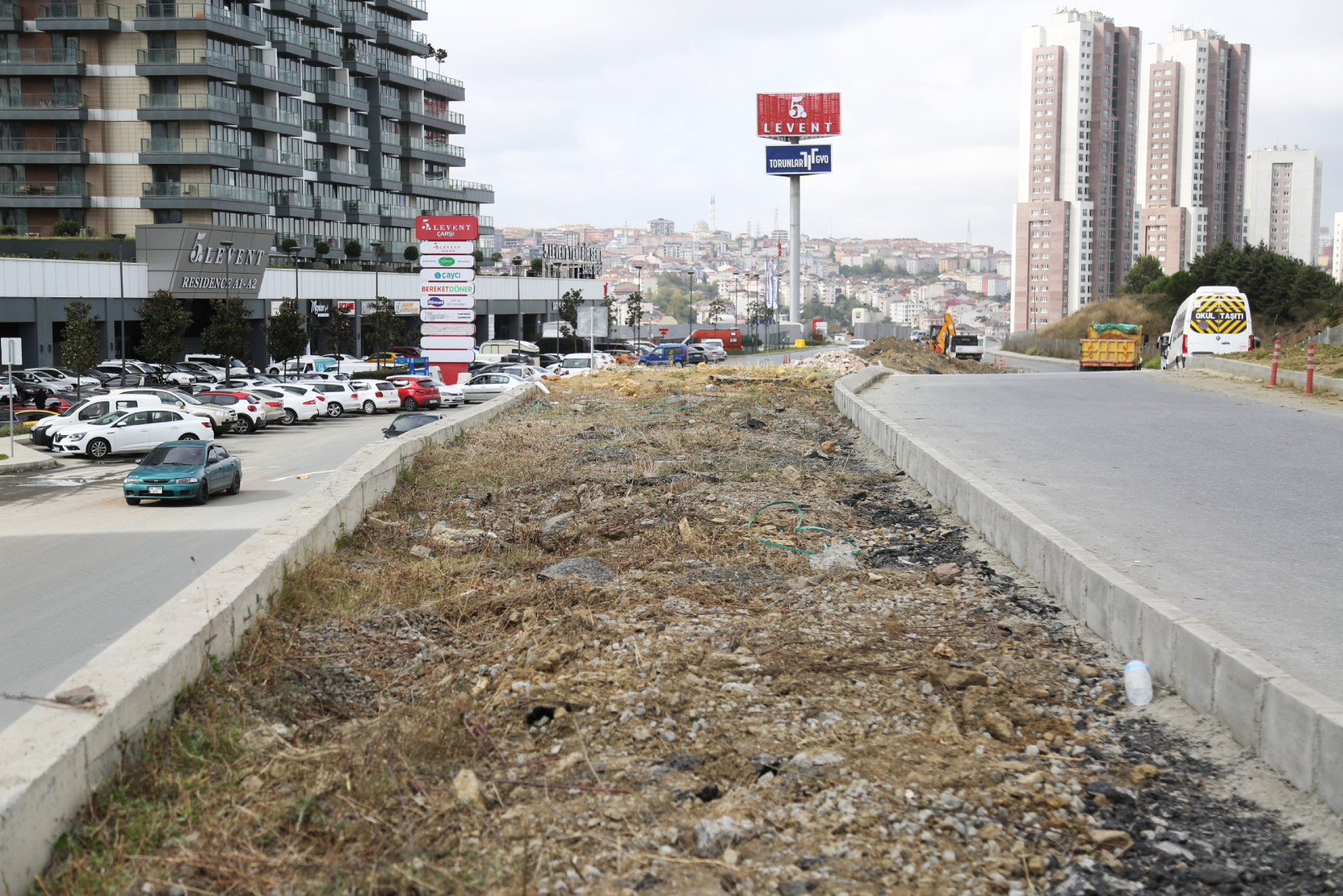 15 Temmuz Şehitler Caddesi modern bir görünüme kavuşuyor 15 Temmuz Şehitler Caddesi modern bir görünüme kavuşuyor