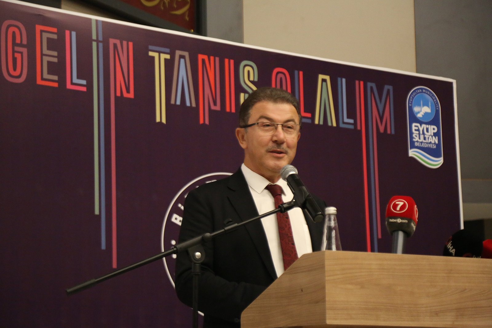 Eyüpsultan'da “Bizim Yunus Sempozyumu” düzenlendi Eyüpsultan'da “Bizim Yunus Sempozyumu” düzenlendi