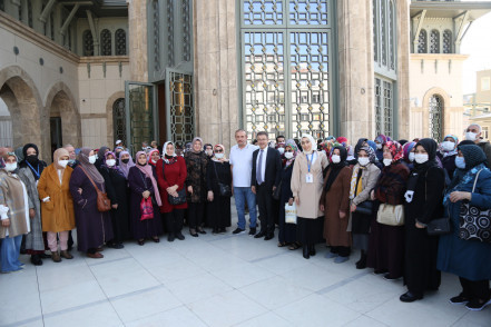 Ayasofya ve Taksim Camii gezilerine yoğun ilgi... Ayasofya ve Taksim Camii gezilerine yoğun ilgi...