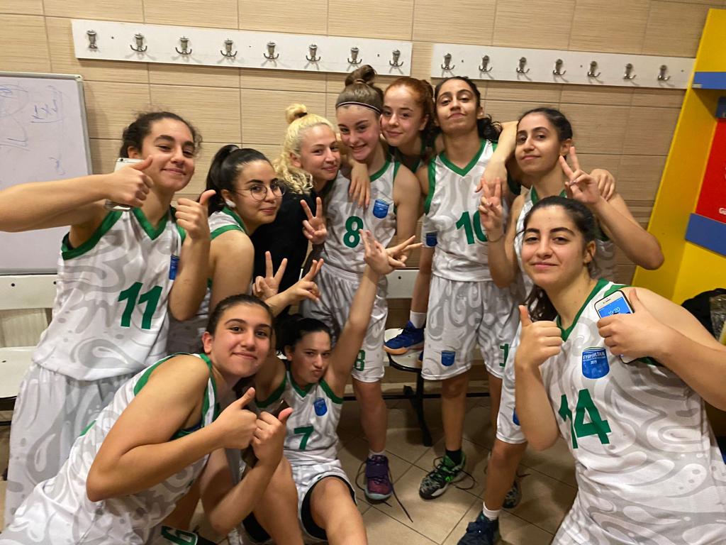 Eyüpsultan Belediyesi Bayan Basketbol Takımı sahadan galip ayrıldı Eyüpsultan Belediyesi Bayan Basketbol Takımı sahadan galip ayrıldı