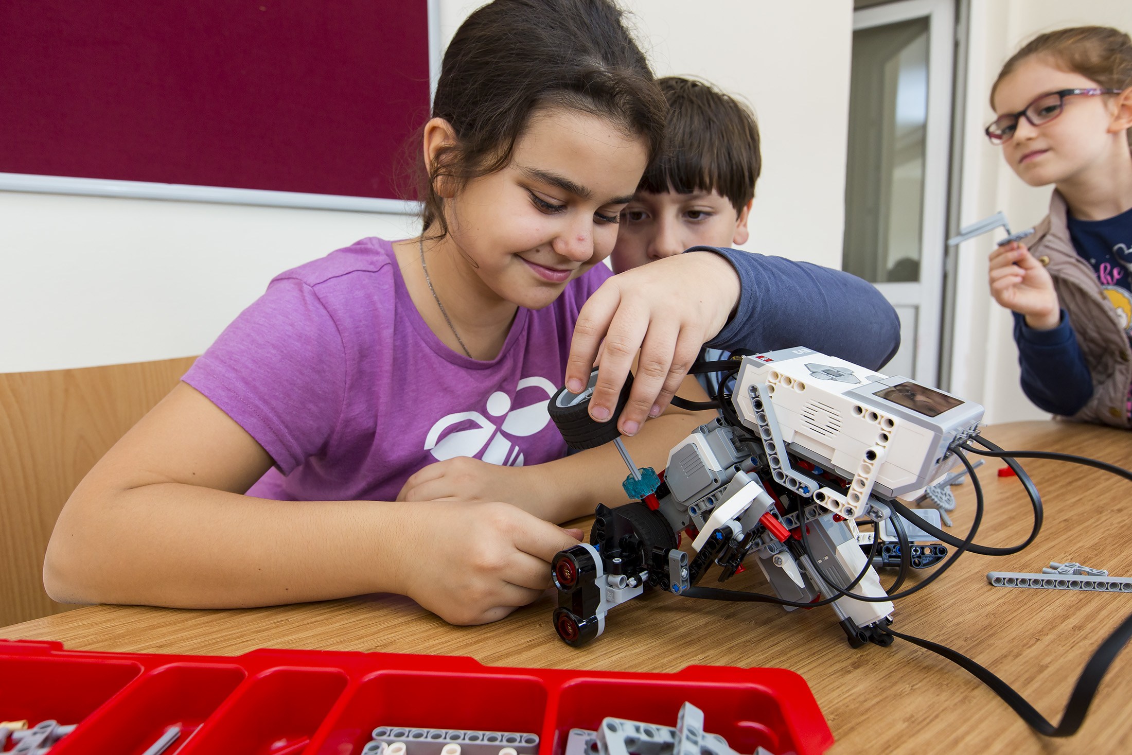 Göktürk Robot Okulu açılıyor Göktürk Robot Okulu açılıyor