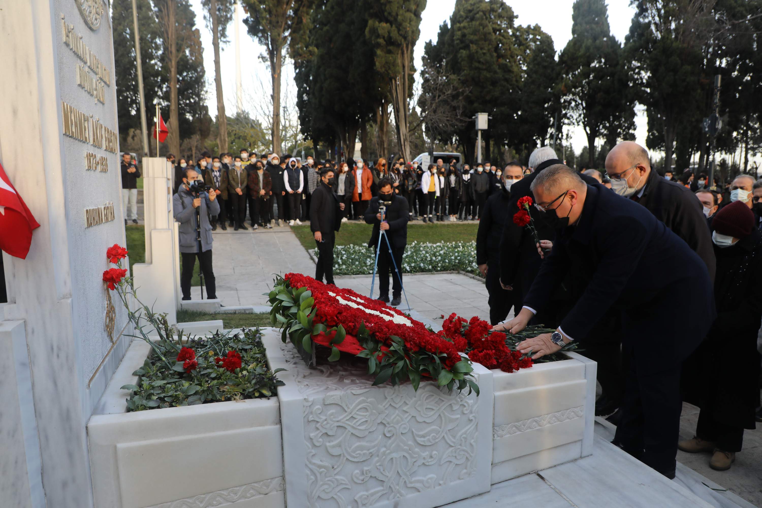 Mehmet Akif vefatının 85. yıldönümünde anıldı Mehmet Akif vefatının 85. yıldönümünde anıldı