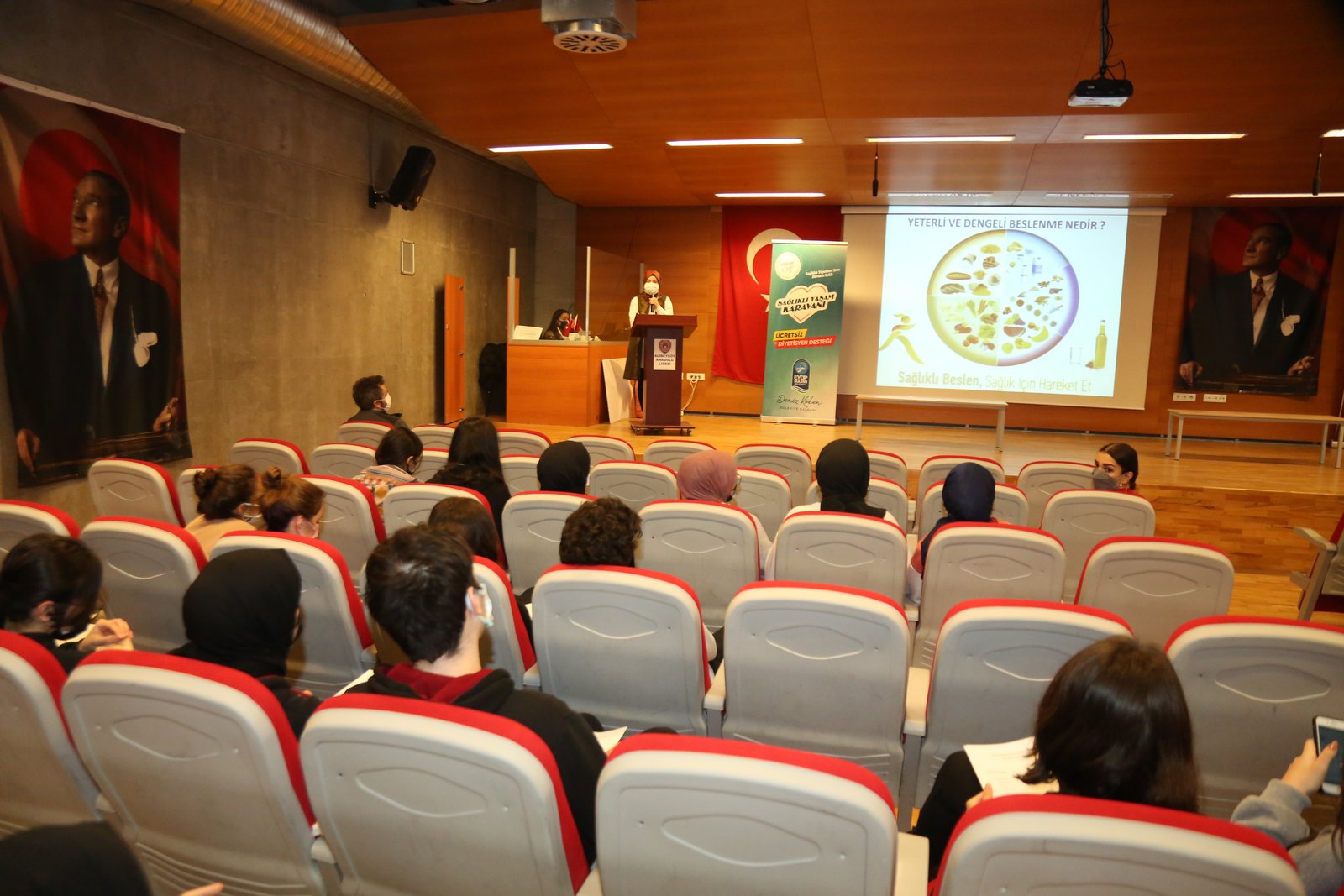 Eyüpsultan Belediyesi'nden gençlere sağlıklı beslenme semineri