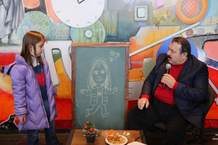 Yazar ve Çizer Demirhan Kadıoğlu'yla Matematik Evi'nde söyleşi Yazar ve Çizer Demirhan Kadıoğlu'yla Matematik Evi'nde söyleşi