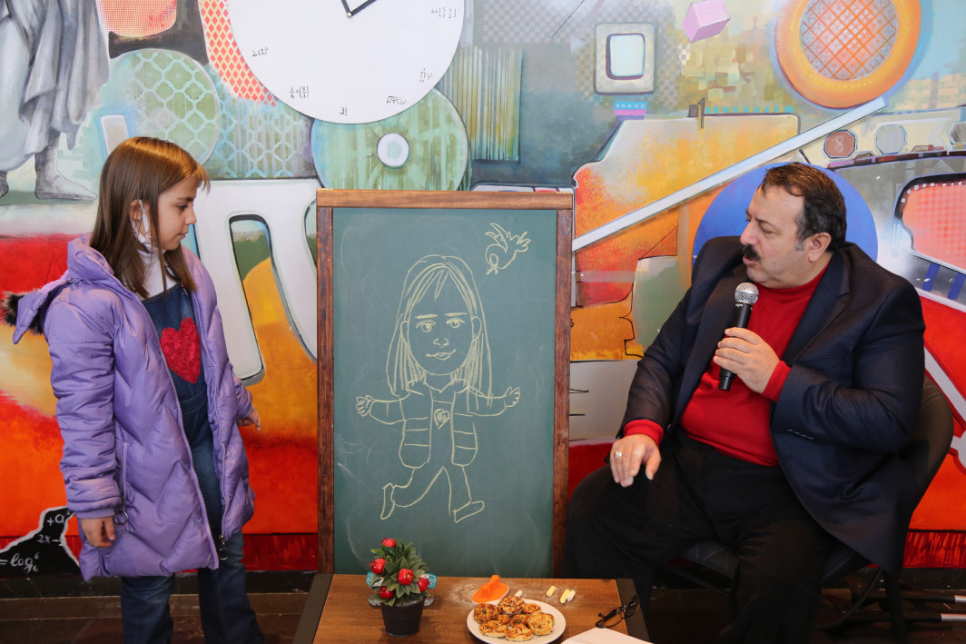 Yazar ve Çizer Demirhan Kadıoğlu'yla Matematik Evi'nde söyleşi Yazar ve Çizer Demirhan Kadıoğlu'yla Matematik Evi'nde söyleşi