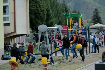 Bosna'da yaptığımız parkta yüzler gülüyor Bosna'da yaptığımız parkta yüzler gülüyor