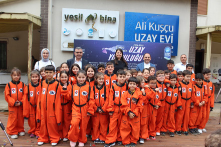Ali Kuşçu Uzay Evi'nde 81 bin öğrencinin uzay yolculuğu Ali Kuşçu Uzay Evi'nde 81 bin öğrencinin uzay yolculuğu