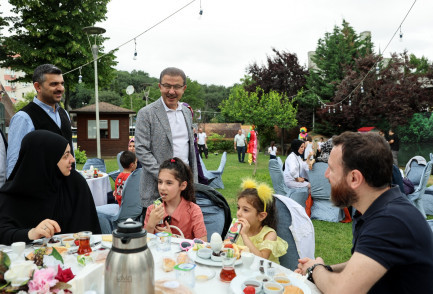 Başkan Deniz Köken, Çölyak hastalarıyla kahvaltıda buluştu Başkan Deniz Köken, Çölyak hastalarıyla kahvaltıda buluştu