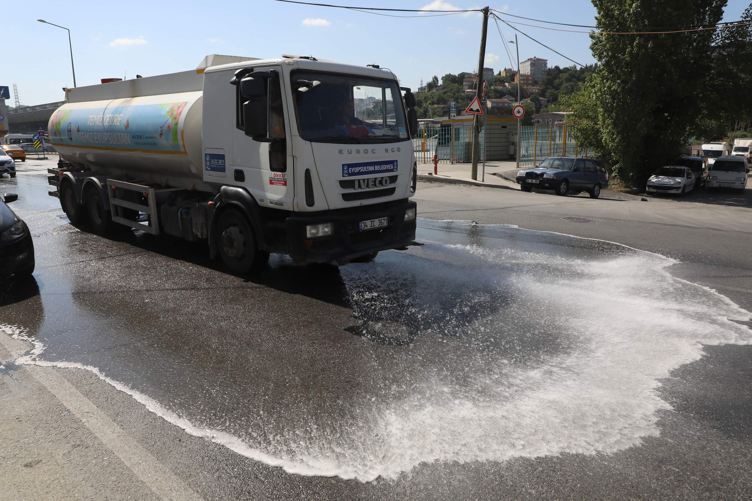 Temizlik çalışmaları Çırçır ve 5. Levent mahallelerinde devam etti