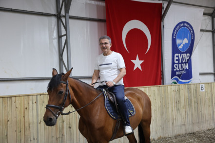 Başkan Deniz Köken, “26 Haziran Uyuşturucu ile Mücadele Günü”nde Bağımsızlık Köyü'nde gençlerle bir araya geldi