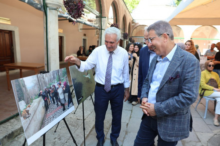 Şehir ve Medeniyet Okulu, Karikatür ve Fotoğraf Atölyesi yıl sonu kapanış töreni düzenlendi Şehir ve Medeniyet Okulu, Karikatür ve Fotoğraf Atölyesi yıl sonu kapanış töreni düzenlendi