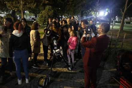 Teleskopla Ay, Jüpiter ve Satürn gözlemi yapıldı Teleskopla Ay, Jüpiter ve Satürn gözlemi yapıldı