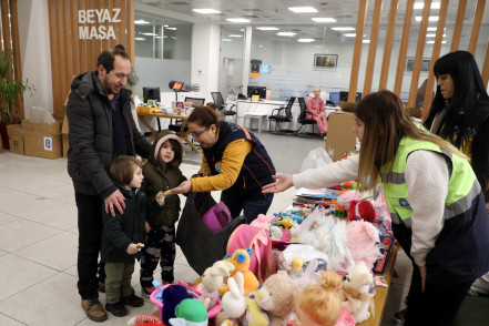 Eyüpsultanlı çocuklardan depremzede kardeşlerine mektup var