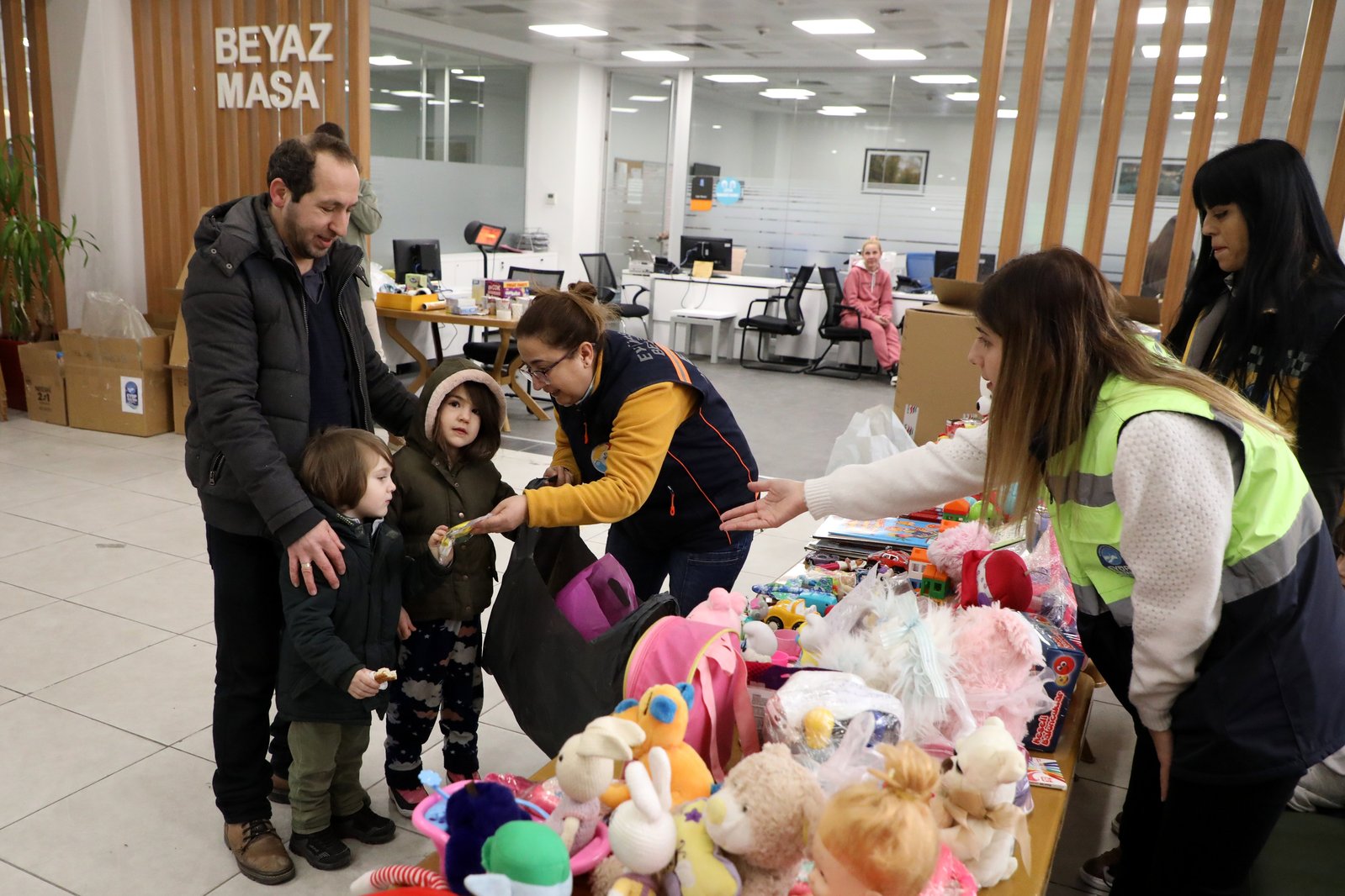 Eyüpsultanlı çocuklardan depremzede kardeşlerine mektup var Eyüpsultanlı çocuklardan depremzede kardeşlerine mektup var